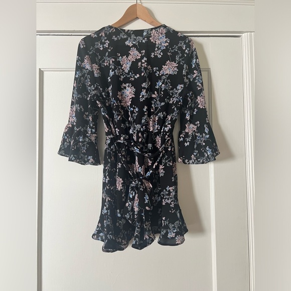 Miss Selfridge Petite Flute Sleeved Floral Romper - Picture 6 of 6